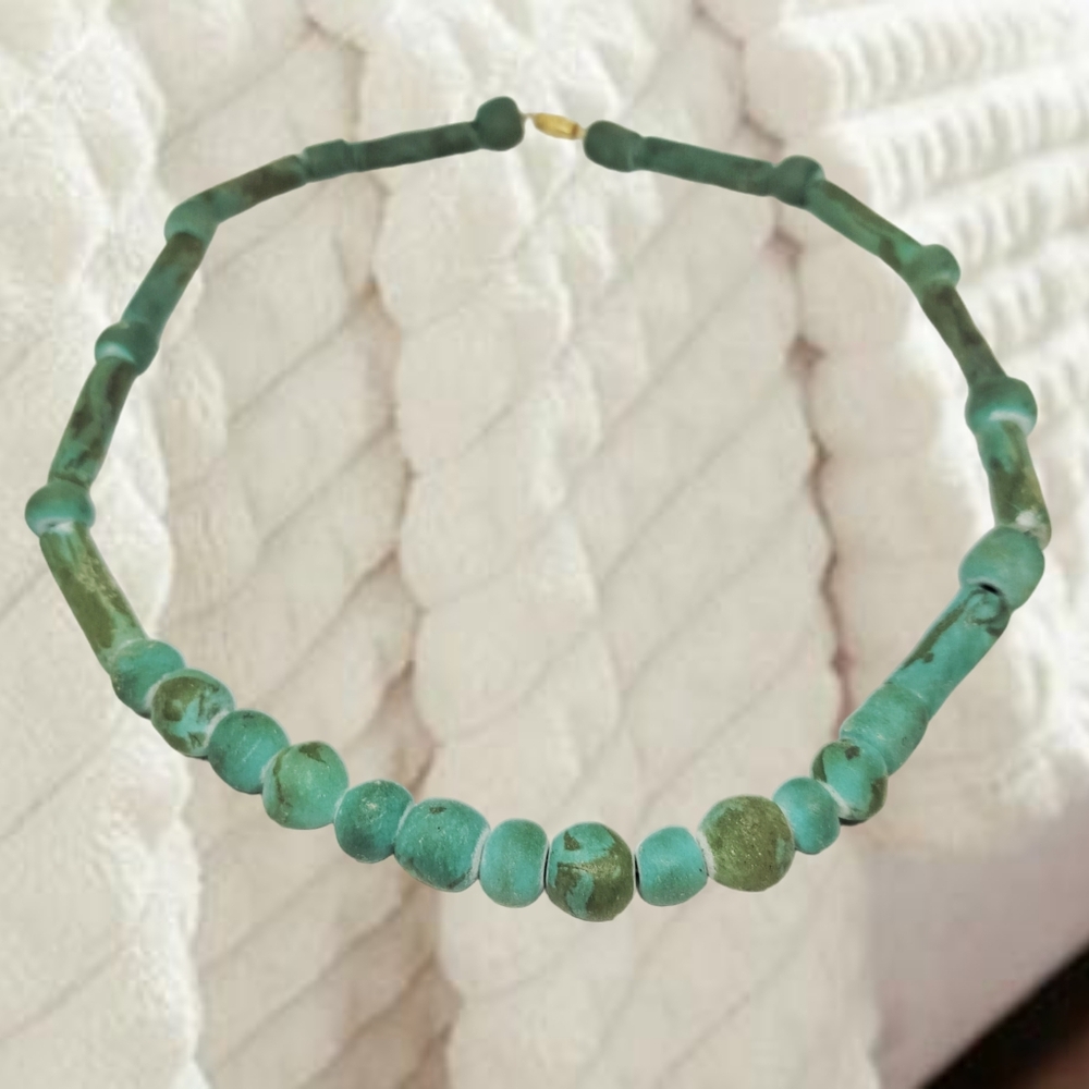 Green Stone Beads Handmade Necklace - Picture 1 of 7